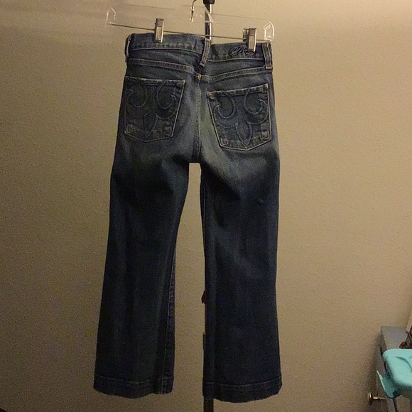 Gently Used Express DPD capris - Picture 2 of 7